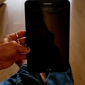SAMSUNG VERIZON NEARLY NEW TABLET BLACK